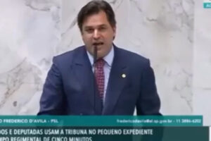 Deputado de SP ofende papa e bispo, e CNBB cobra "medidas eficazes"