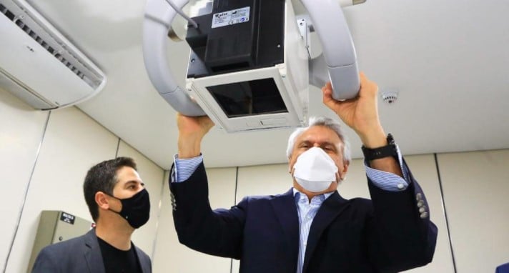 Caiado diz não ter pressa para acabar com obrigatoriedade de máscaras em Goiás (Foto: Governo de Goiás)