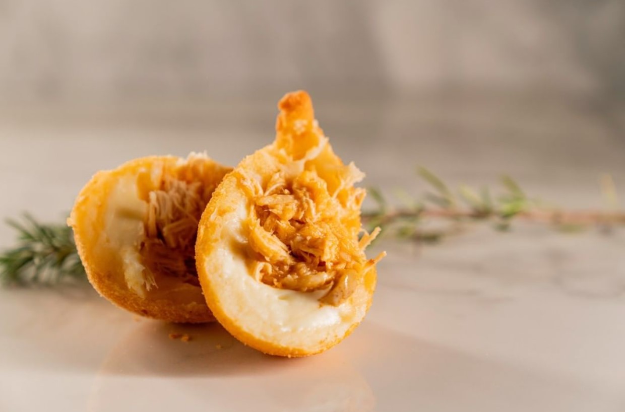 coxinha de frango com catupiry da Richesse, opção para comer coxinha em Goiânia 