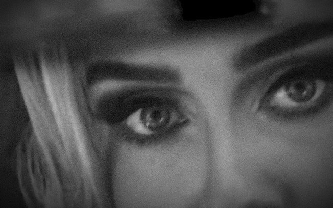 Adele compartilha trecho de nova música nas redes e anima fãs