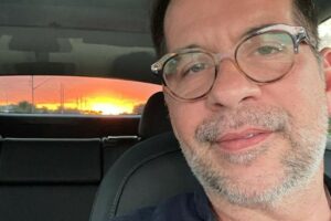 Leandro Hassum Humorista conhecido por vários trabalhos na Globo deixou a emissora em 2019. Após Faustão e 'Encrenca', Band contrata o ator Leandro Hassum