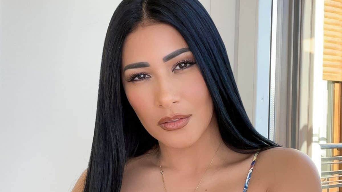 Simaria decote "Já pensou em abrir um Onlyfans?", indagou internauta Simaria chama atenção ao exibir decote com body cavado; foto