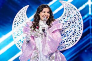 Vestida de unicórnio, Priscilla Alcantara vence The Masked Singer