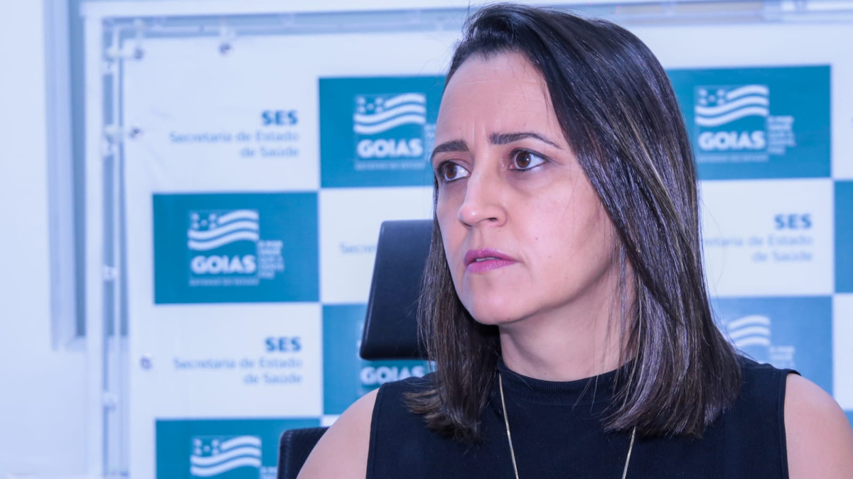 "Criança doente não vai à escola", diz Flúvia em coletiva sobre volta às aulas e varíola dos macacos