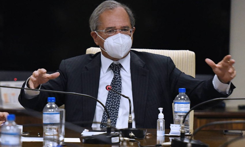 Guedes recua e admite “licença temporária” para furar teto gastos