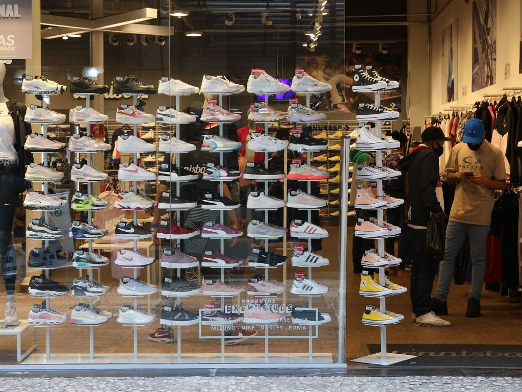 Taxa de lojas vazias em shoppings começa a cair, diz setor (Foto: Rovena Rosa - Agência Brasil)