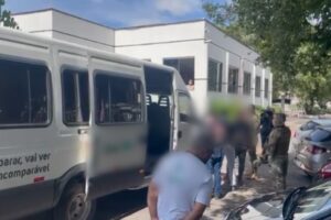 Vídeo: delegada anuncia prisão de alunos suspeitos de fraude para cursar medicina durante aula