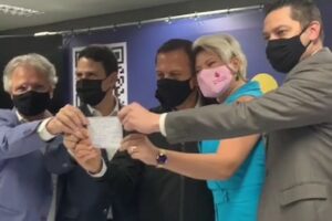 Deputada federal Joice Hasselmann filia-se ao PSDB em ato com presença de João Doria (Foto: Reprodução)