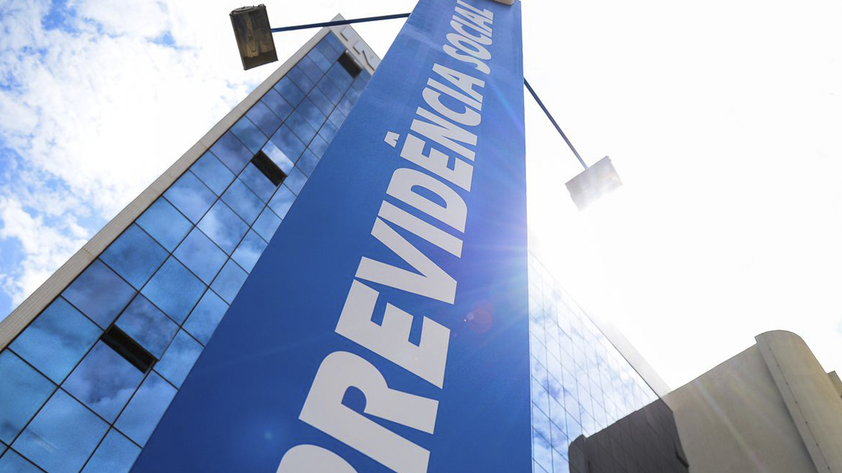 Governo vai antecipar 13º de aposentados e autorizar saque no FGTS (Foto: Reprodução - Agência Brasil)