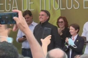Bolsonaro rebate arcebispo de Aparecida e volta a defender armar a população (Foto: Reprodução)