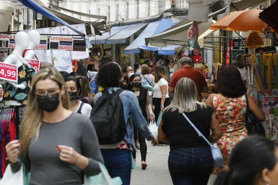 Intenção de compra cresce 0,68% no 4º trimestre, diz pesquisa