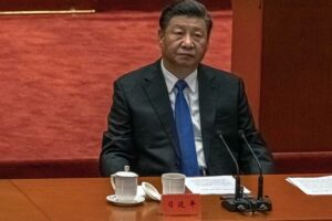 China nega teste de míssil hipersônico e diz que lançou veículo espacial