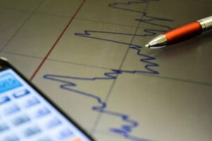 De dez empresas goianas, quatro tiveram queda no faturamento devido a pandemia