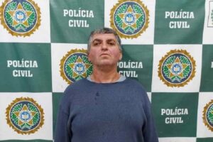 Vítima foi golpeada na cabeça com uma pedra de oito quilos. Homem é morto por vizinho por causa de galo que cantava Bolsonaro