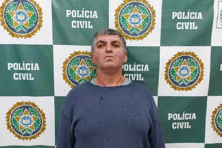 Vítima foi golpeada na cabeça com uma pedra de oito quilos. Homem é morto por vizinho por causa de galo que cantava Bolsonaro