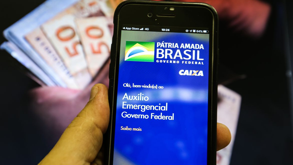 Auxílio emergencial extra de até R$ 3 mil é depositado a pais solteiros