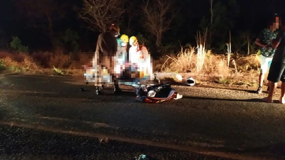 Mulher morre e motociclista fica ferido após acidente na GO-330, em Ouvidor