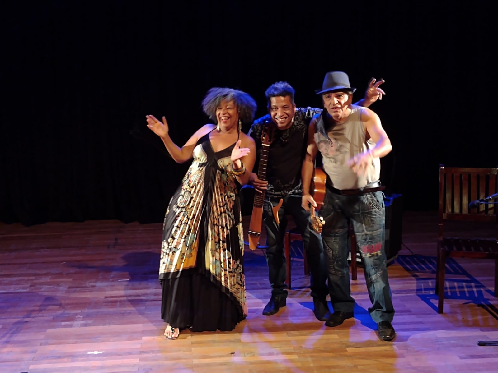 Apresentações artísticas no aniversário da EFG em Artes