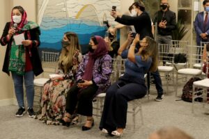 Associação de magistrados cria campanha para acolher juízas afegãs