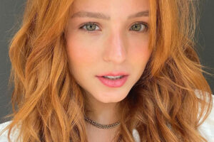 Cantora logo poderá ser vista no elenco da próxima novela das 18h da Globo. Larissa Manoela quer gravar funk carioca e feat com Selena Gomez