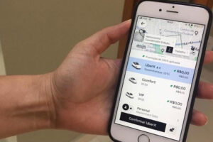Uber Prioridade Horário de funcionamento não é fixo e acompanha a movimentação da cidade. Uber lança modalidade que atende primeiro quem pagar mais