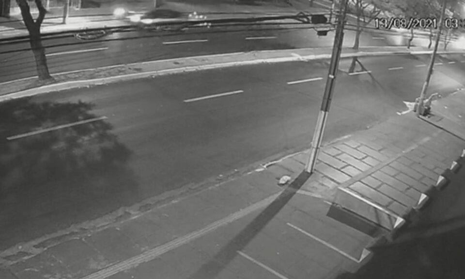 Um homem foi preso suspeito de atropelar e matar um torcedor do Goiás por conta de briga entre torcidas, em Goiânia. (Foto: reprodução)