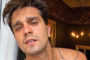 Luan Santana vídeo Luan Santana artista de rua "Quem puder ajudar com alguma informação”, disse o cantor. Luan Santana quer encontrar artista de rua após se emocionar com vídeo