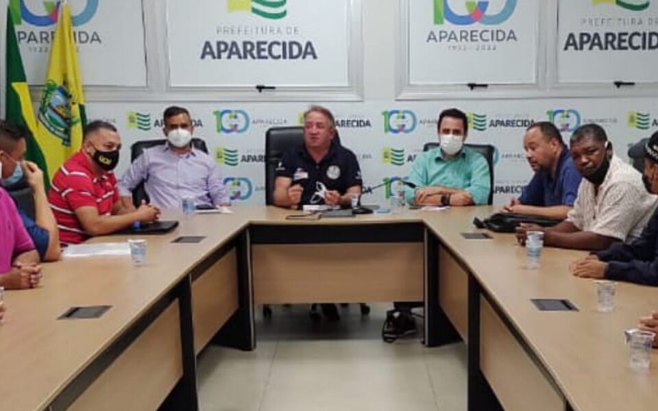 Encontro da Guarda Civil com prefeito em exercício Vilmar Mariano