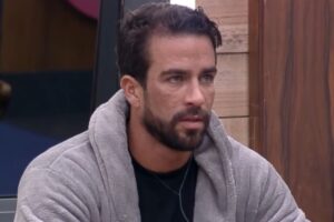 Erasmo faz fala polêmica com gays