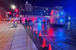 Motorista avança sobre desfile de Natal, mata 5 e deixa 40 feridos nos EUA