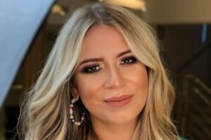 Avião com Marília Mendonça cai em Minas Gerais; cantora está bem