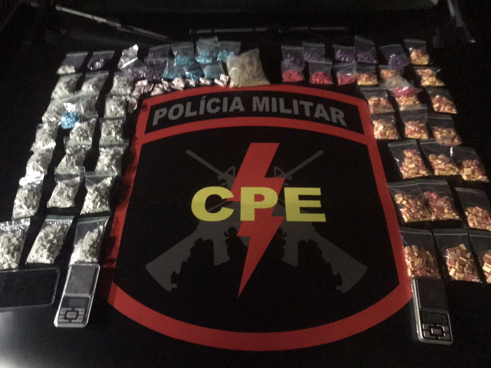 Material ilícito apreendido (Foto: Divulgação/CPE Anápolis)