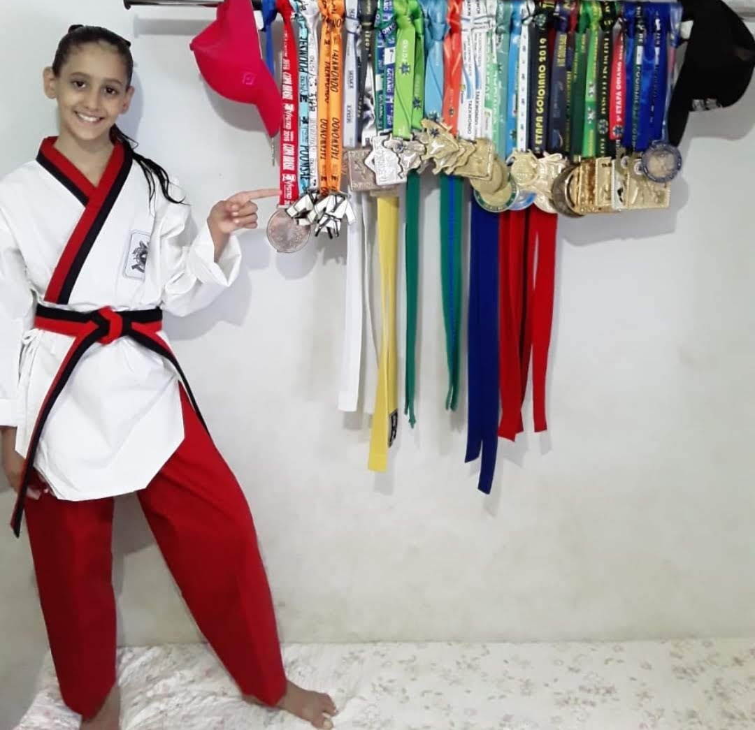 Daniela Cristina mostra suas conquistas no taekwondo