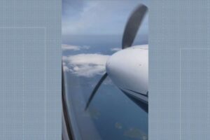 Avião bimotor com três pessoas cai no mar próximo à Ubatuba (SP)