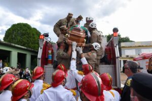 Prefeitura de Goiânia bloqueia Avenida Independência para enterro de Iris