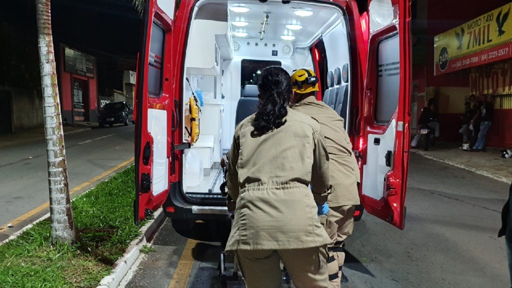 Jovem morre em colisão de duas motos, em Catalão (Foto: CBMGO - Divulgação)