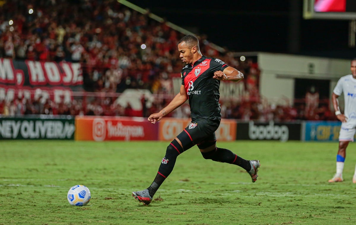 Marlon Freitas durante partida contra o Bahia
