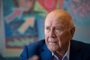 Morre Frederik Klerk, ex-presidente que contribuiu com o fim do apartheid na África do Sul