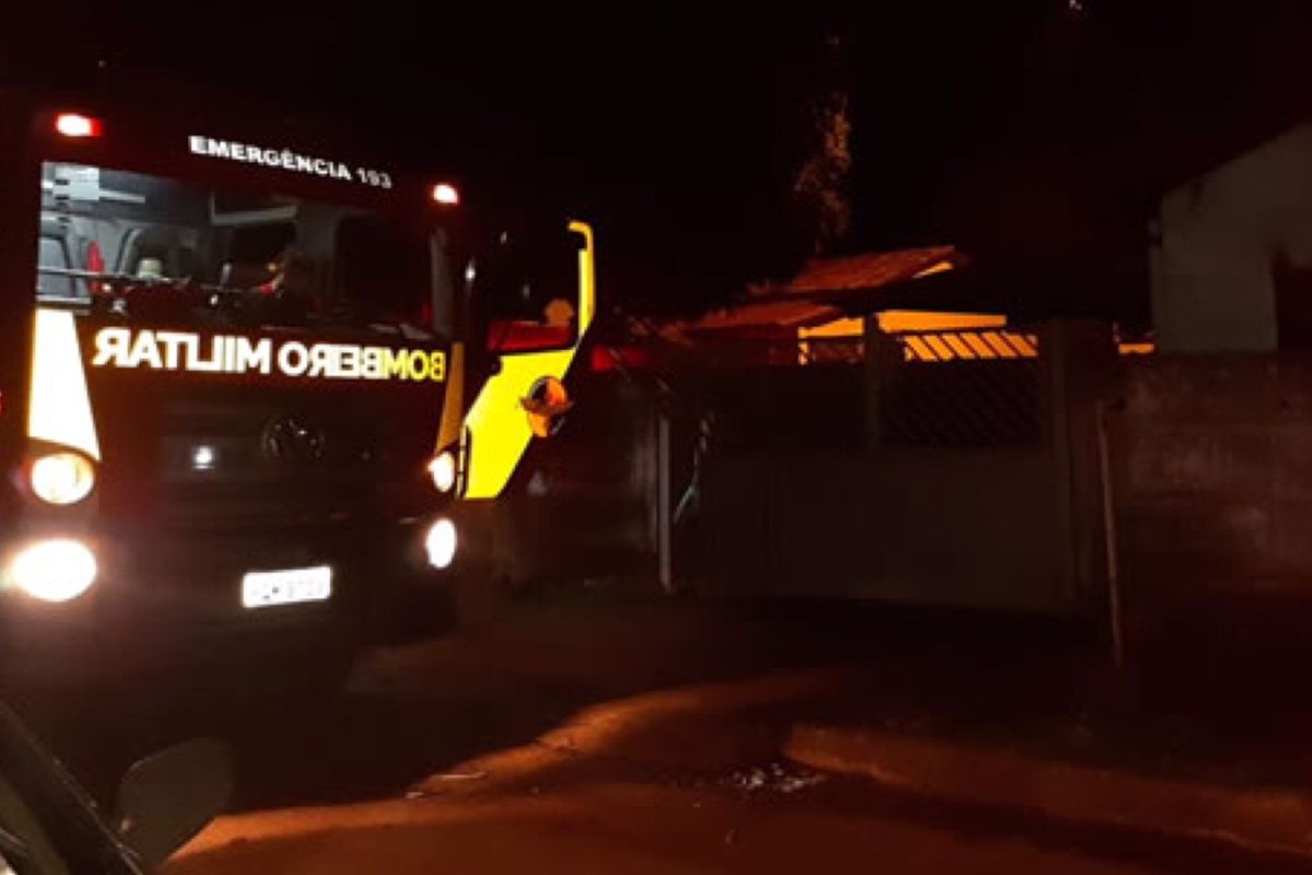 Incêndio atinge casa na região de Souzalândia, em Barro Alto
