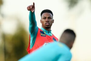 Gabriel Magalhães durante treino na seleção Olímpica