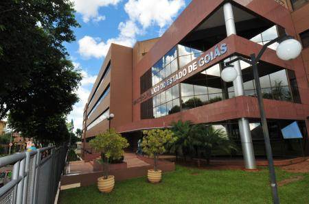 Suspeito de tentar matar mulher com tiro no pescoço em Goiânia vai a júri popular nesta terça (12)