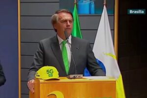 Bolsonaro se atrapalha e confunde Torre de Pisa com 'Torre de Pizza'