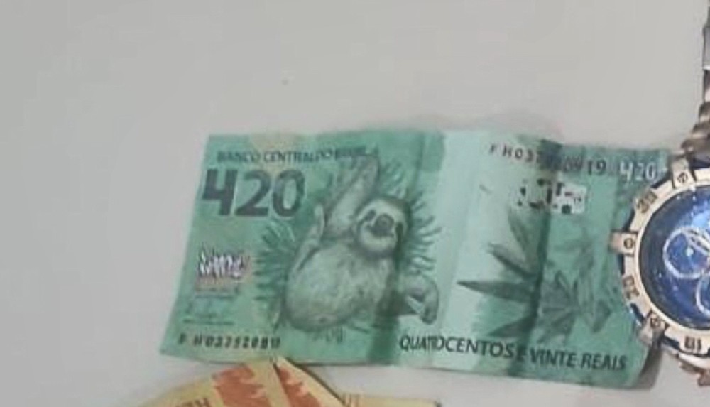 Adolescente é apreendido com nota de R$ 420 com desenho da maconha no ES