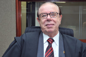 Morre ex-desembargador do TJ-GO Rogério Arédio Ferreira, em Goiânia
