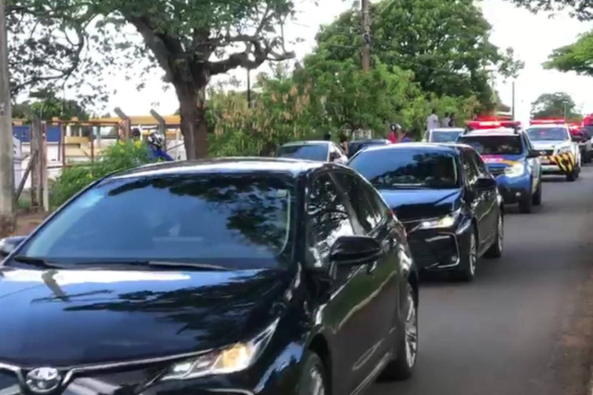 Cruzamentos em vias de Goiânia têm bloqueios provisórios para cortejo de Iris