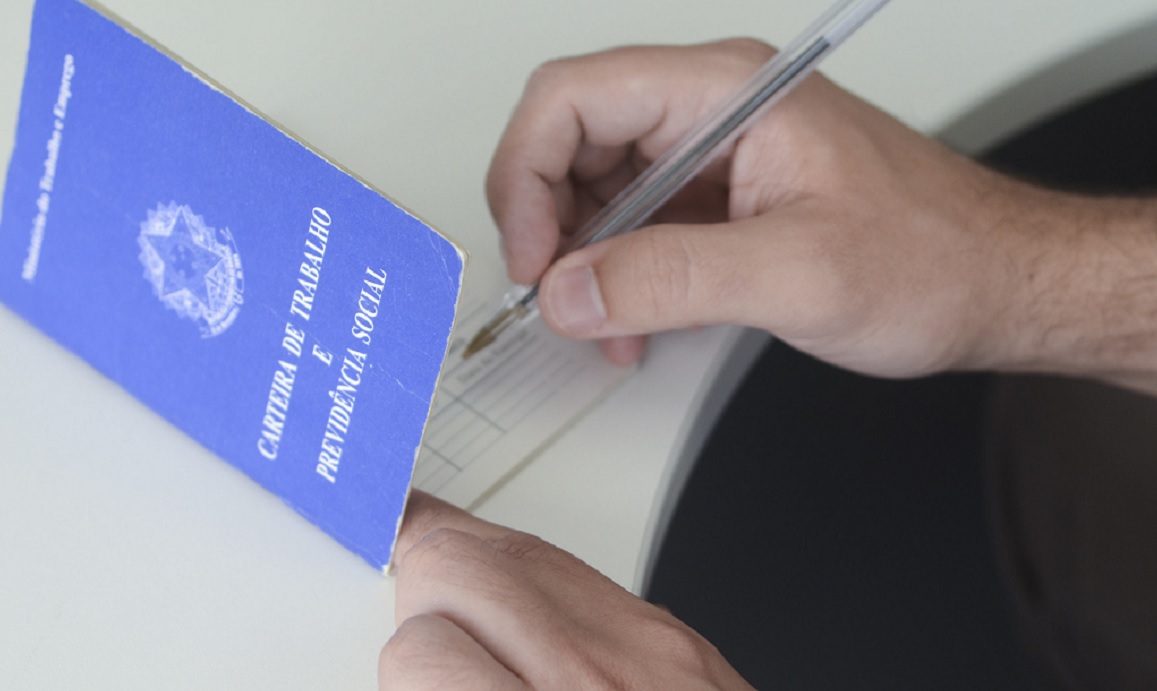 Revisão do Caged 2020 reduz empregos formais em 12% em Goiás; déficit em Goiânia cresceu