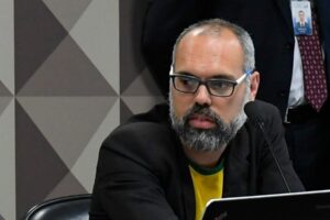 YouTube volta a derrubar canal de bolsonarista Allan dos Santos