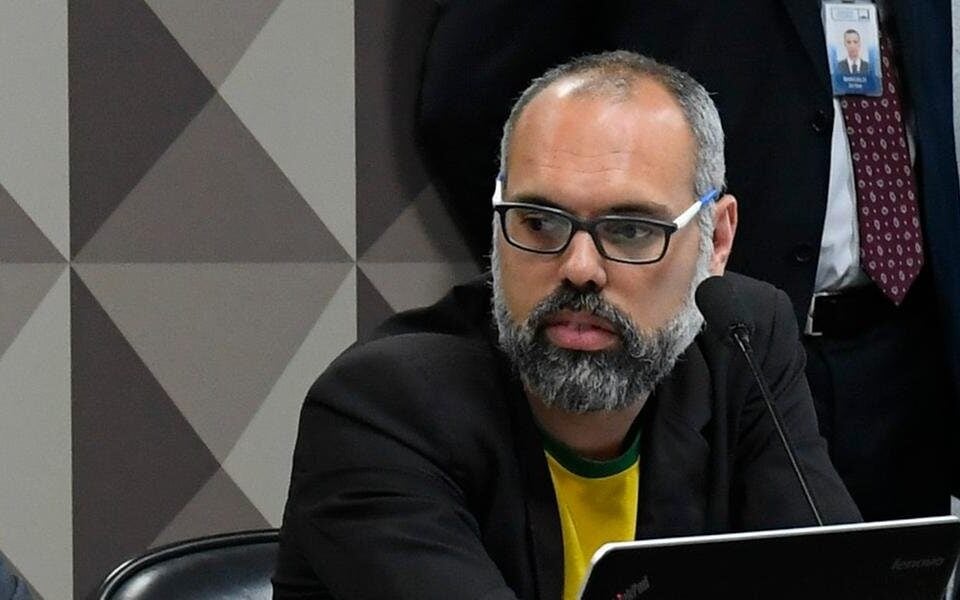 YouTube volta a derrubar canal de bolsonarista Allan dos Santos