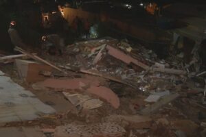 Prédio desabou e deixou uma pessoas morta e três feridas