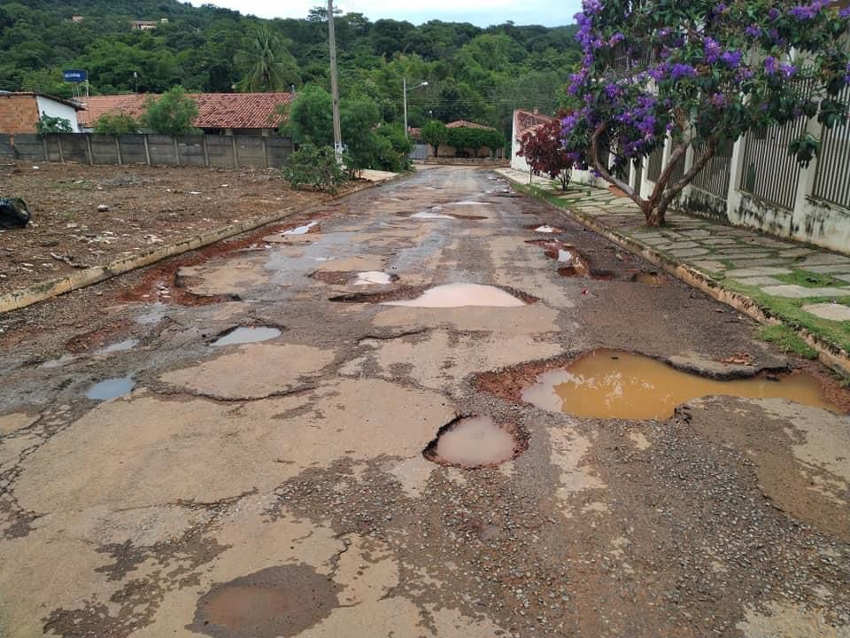 Ruas esburacadas em Pirenópolis